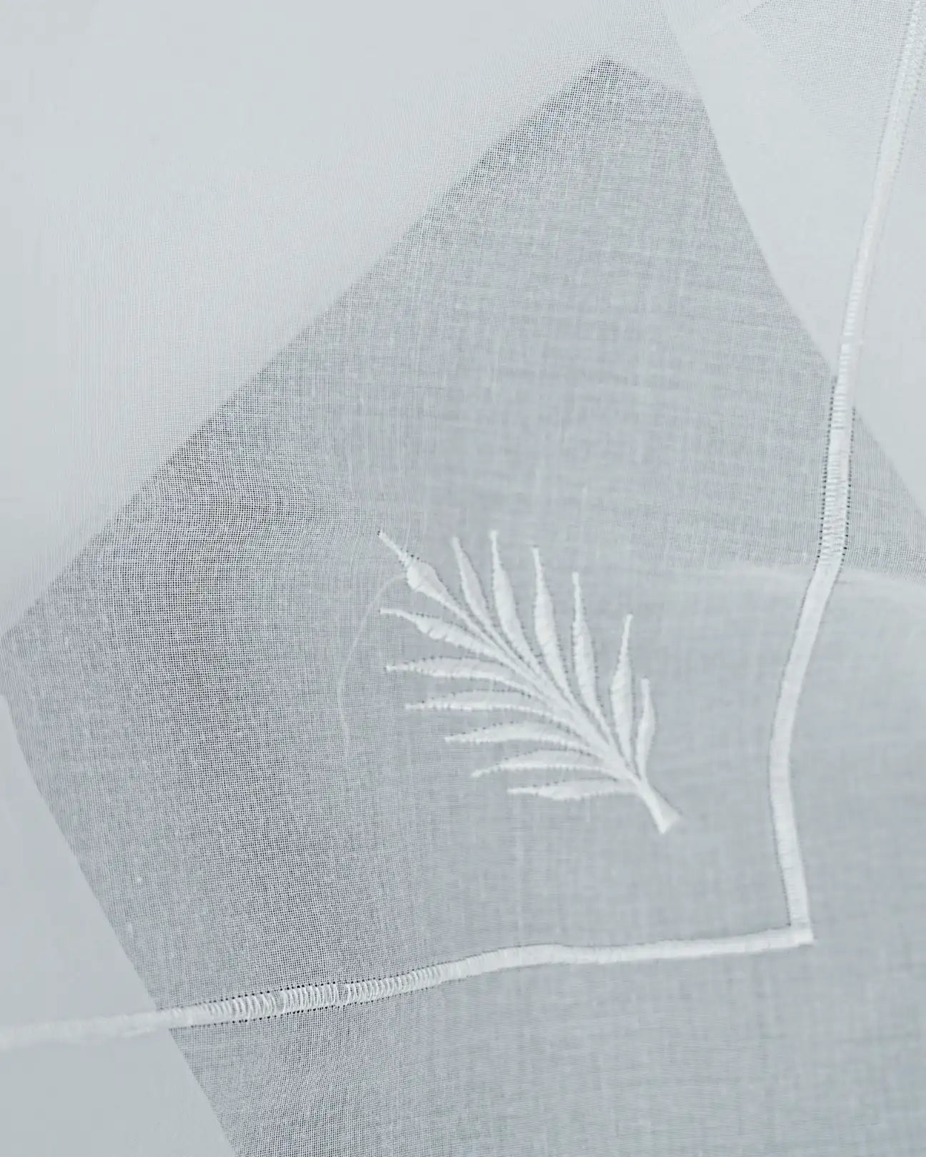 Premium Embroidered White Ghutra for Men – Soft & Elegant UAE Headscarf