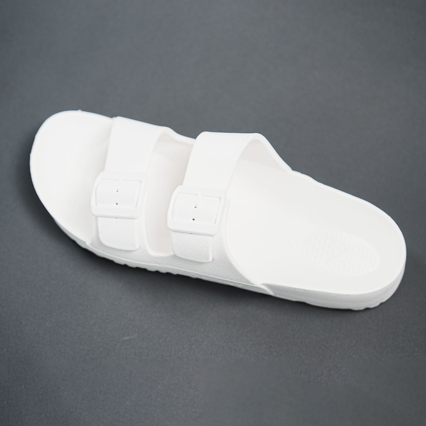 Lightweight white slippers for Umrah – ideal for long walks, Wudu, and sacred rituals