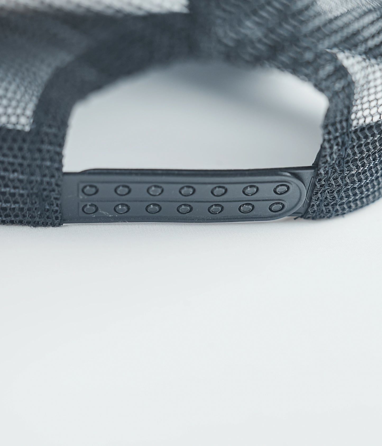 Net-shape-cap