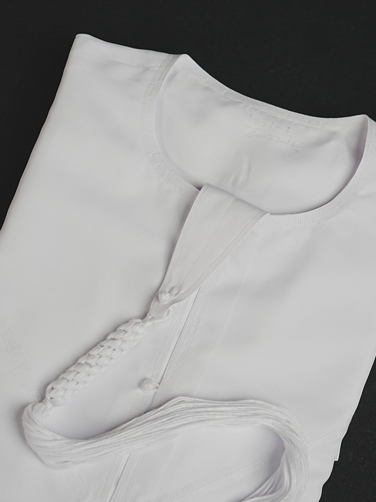 Pure White Kandura for Men – Buy Emirati Thobe Online UAE