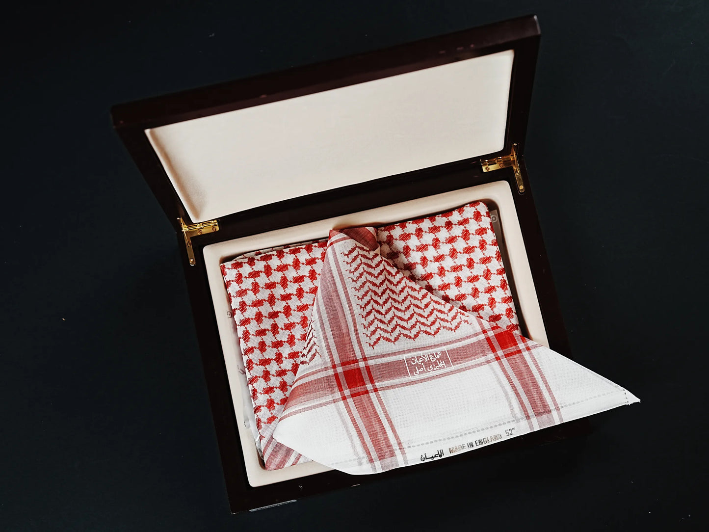 Al Ayan Premium Red & White Shemagh – Made in England | Luxury Arabic Headwear