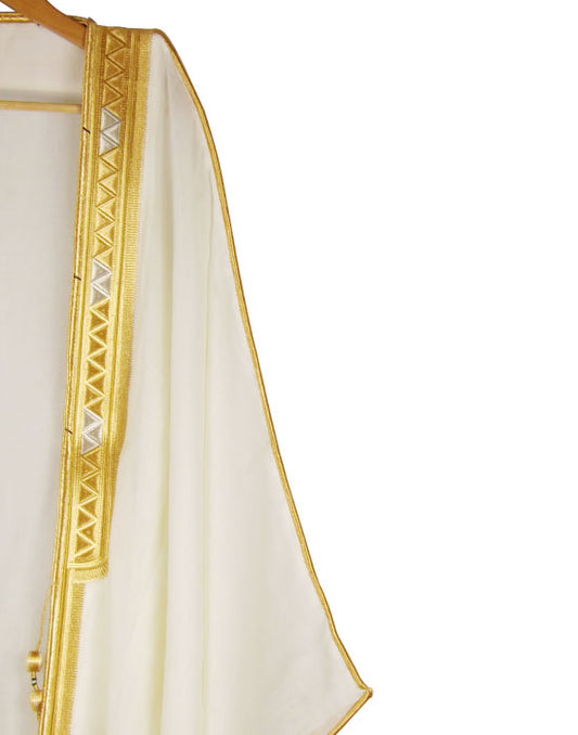 WHITE BISTH