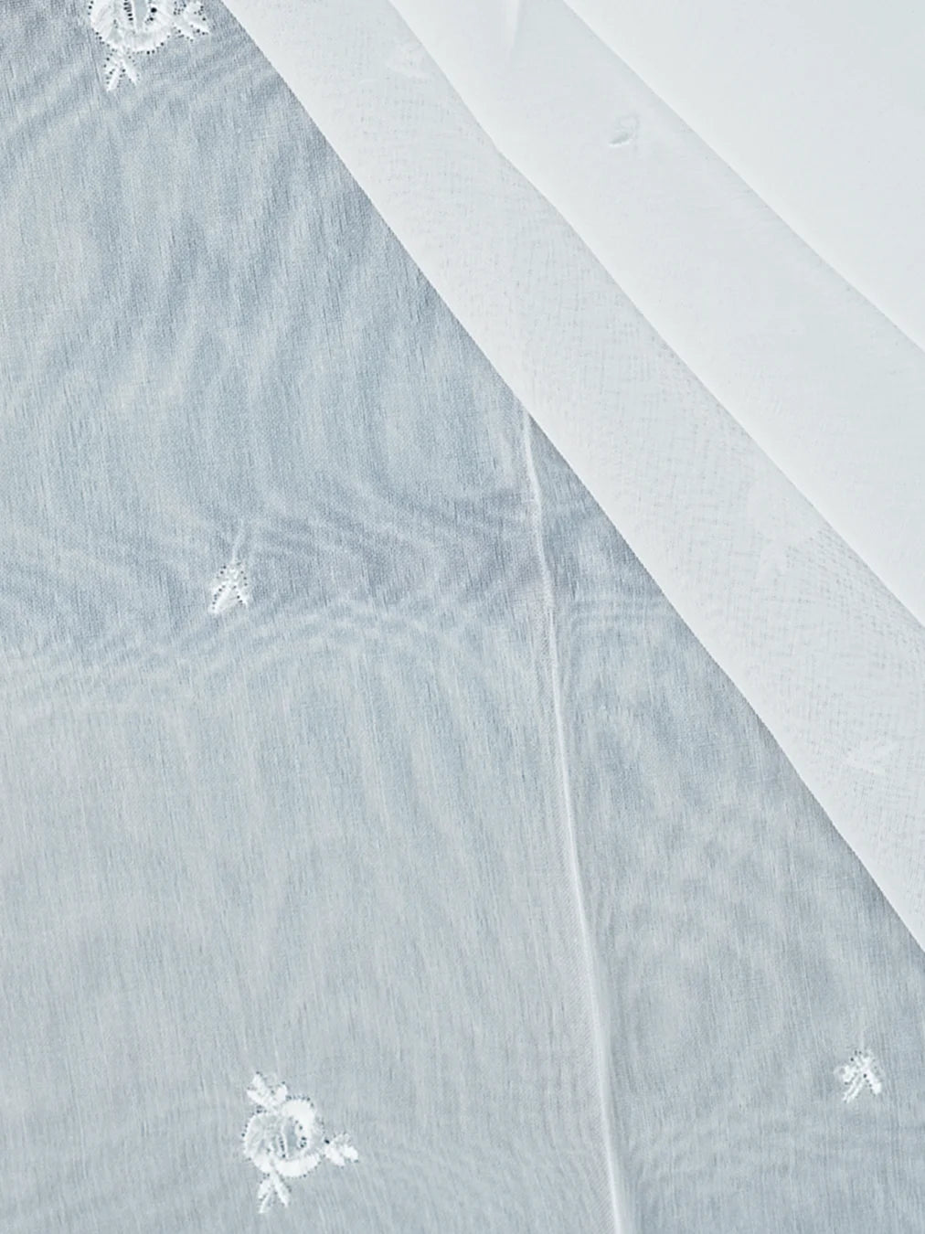 Premium White Embroidered Ghutra