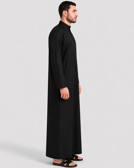 Modern Kuwaiti Kandura – Black with a Minimalist Finish