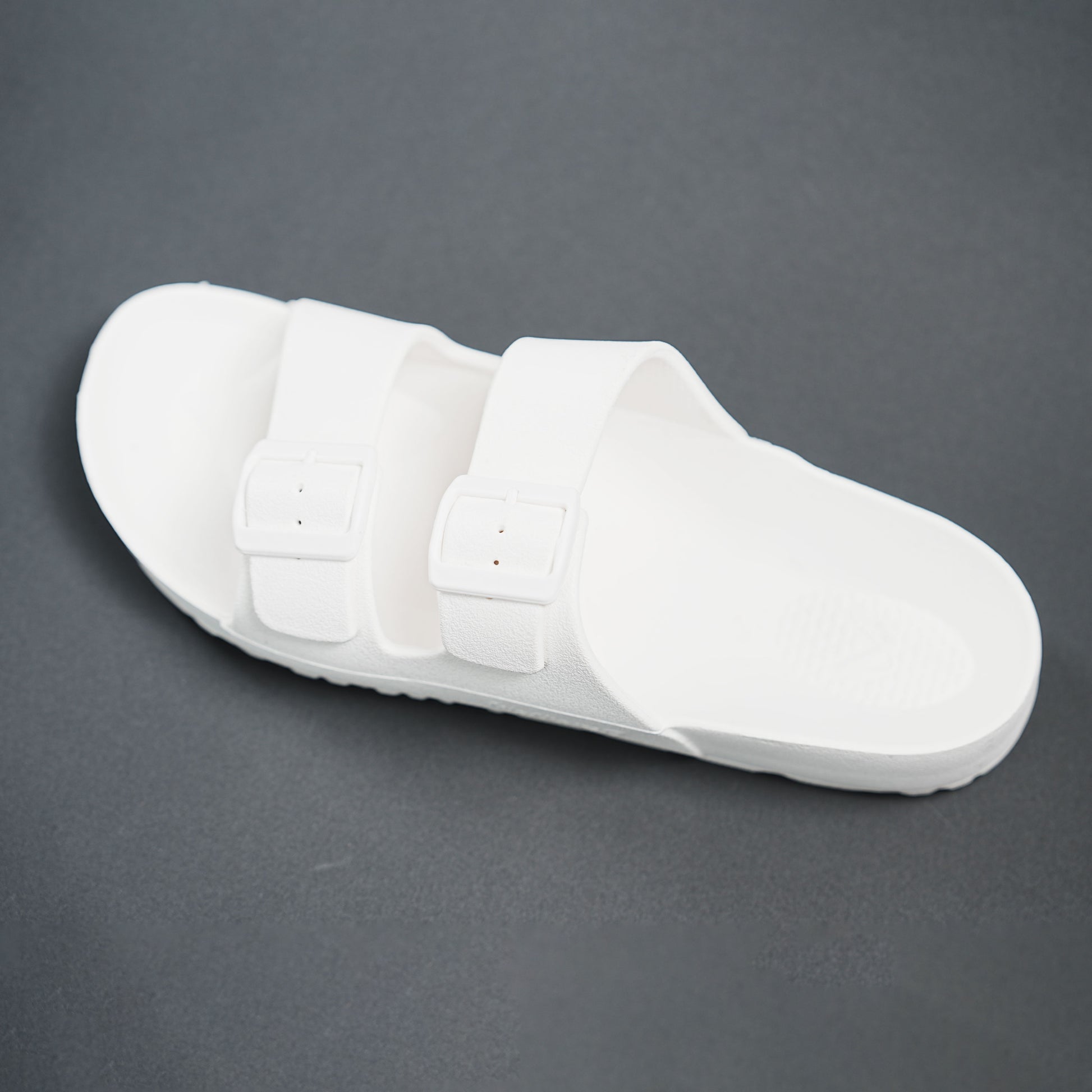 Lightweight white slippers for Umrah – ideal for long walks, Wudu, and sacred rituals