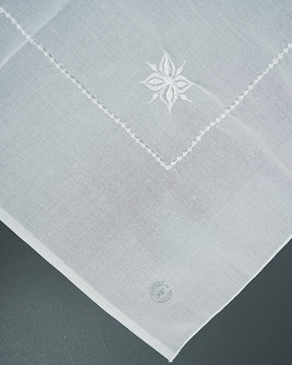 Classic White Embroidered Ghutra – Premium Arabic Headscarf for Men