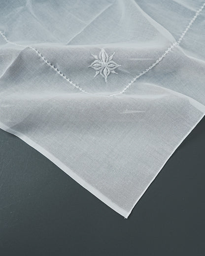 Classic White Embroidered Ghutra – Premium Arabic Headscarf for Men