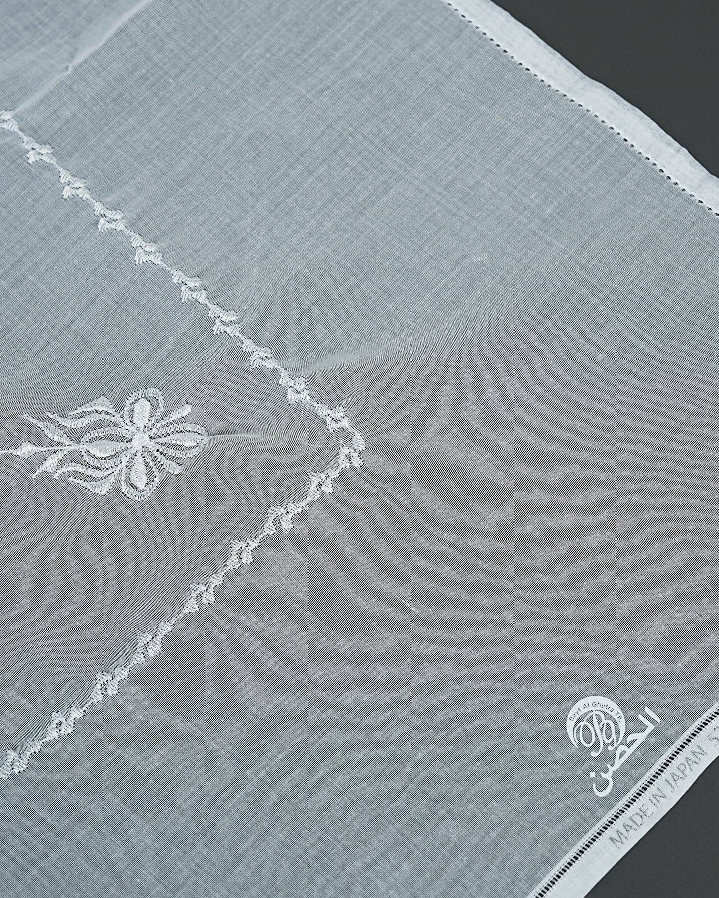 Al Hosn-Handcrafted White Embroidered Ghutra – Premium Arabic Headscarf for Men