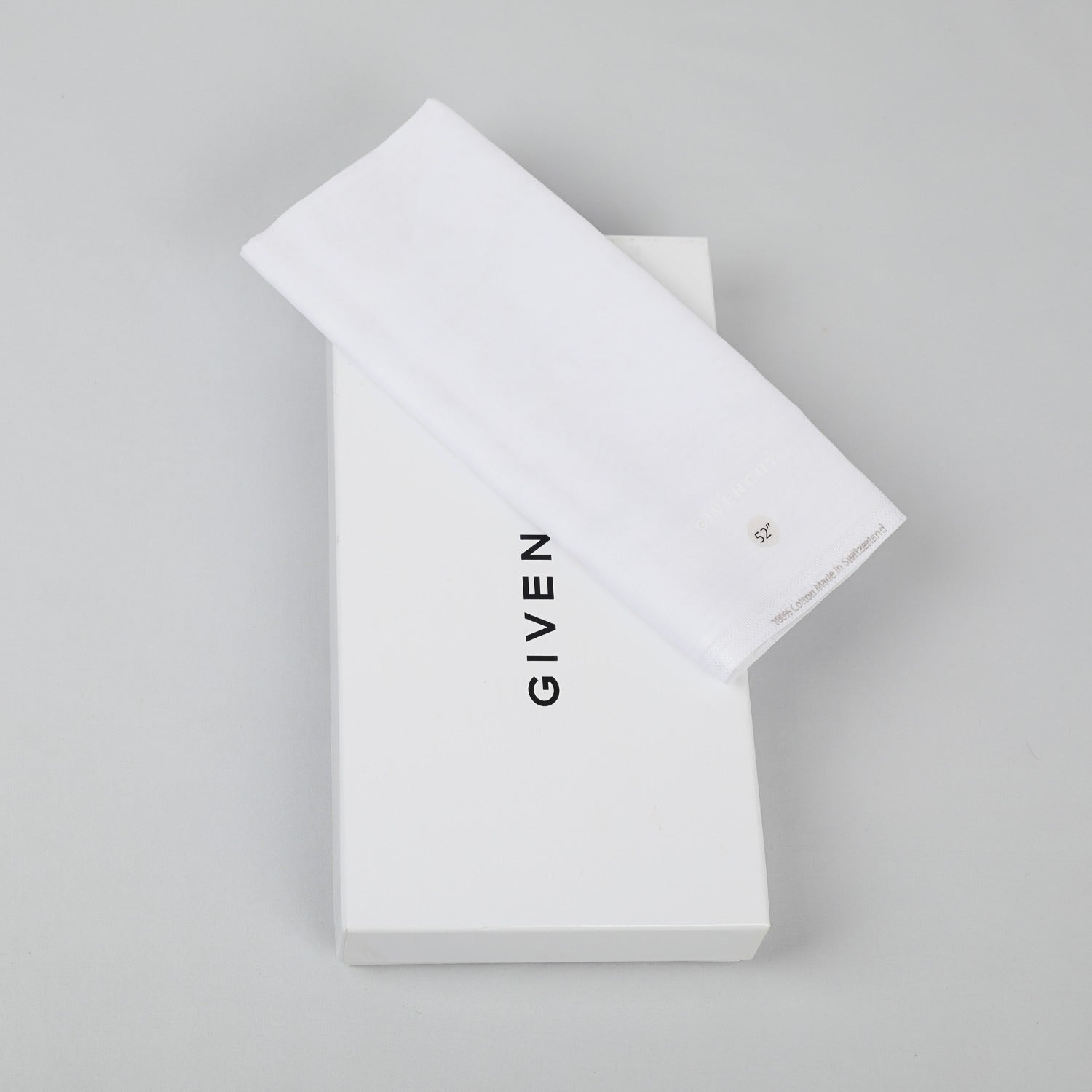 Luxury-White-Givenchy-Ghutra-for-Men-Traditional-Emirati-Style