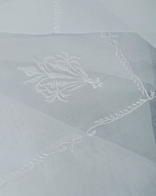 High-Quality White Ghutra – Premium Embroidered Arab Headscarf