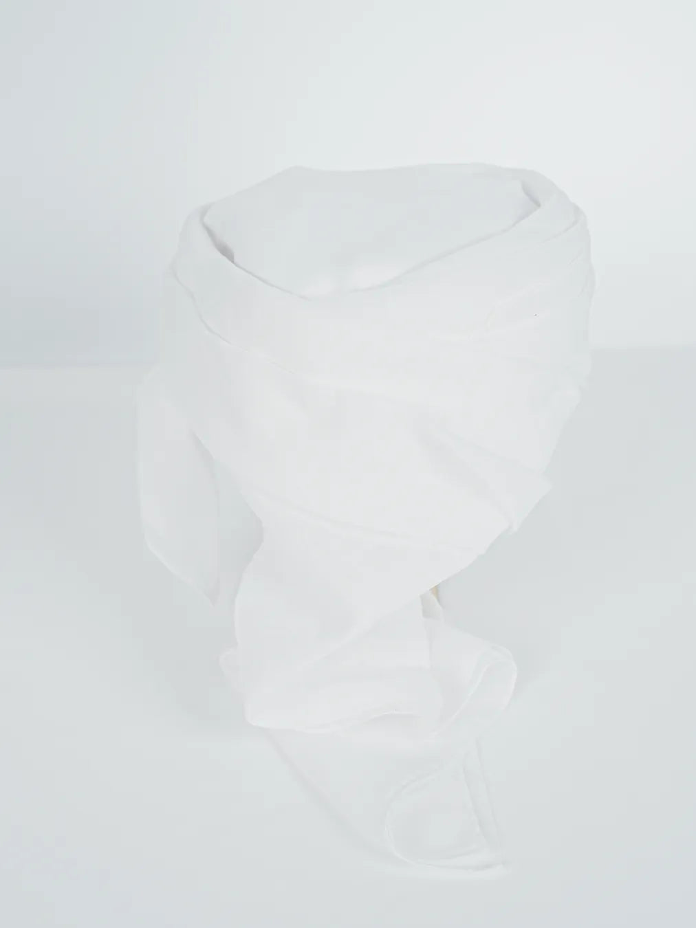PERFECTLY STYLED, READY TO WEAR - White Hamdaniya